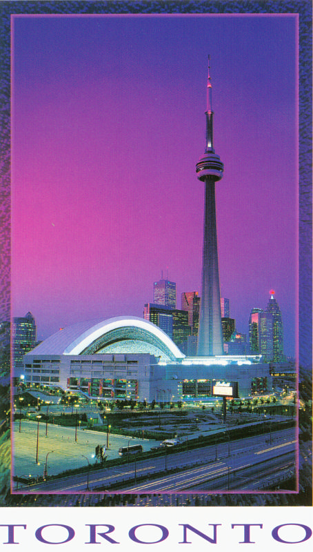 Toronto -- CN tower at night.png